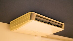 Air conditioning - Oval Tokyo Yotsuya 501 (Tokyo)