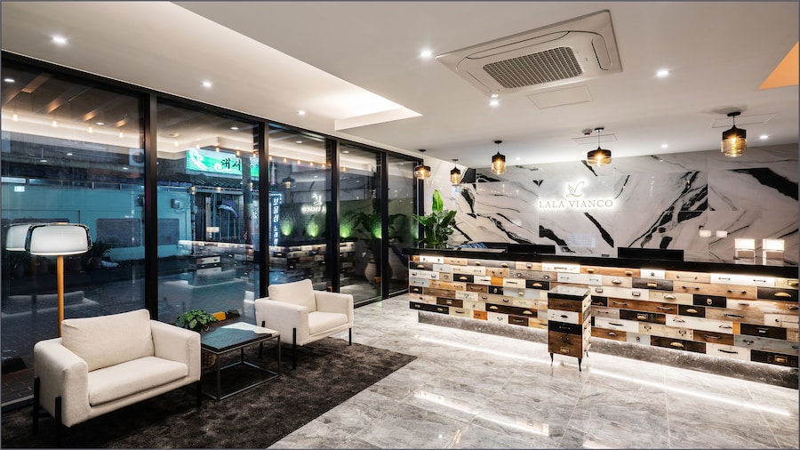 拉拉维安科酒店