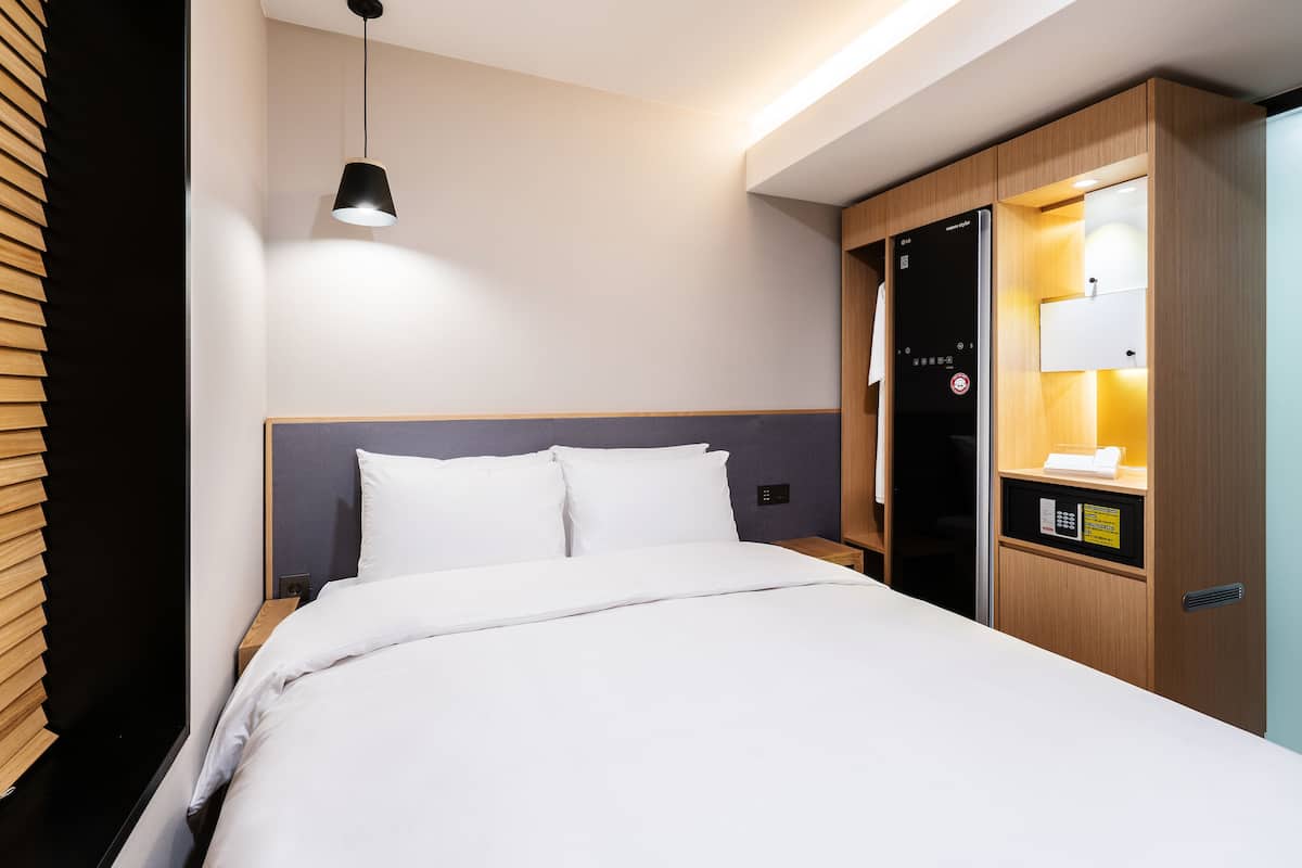 1 bedroom, premium bedding, down duvets, pillow-top beds