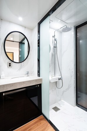 Suite Studio Familiale | Salle de bain