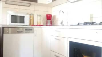House (Holiday Home Spalato - Holiday home w) | Private kitchen | Fridge, microwave, stovetop, dishwasher