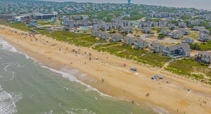 Beach nearby - 5 Bedrooms with a Hot Tub at Ships Watch! (Duck)