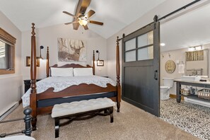 3 bedrooms, desk, iron/ironing board, free WiFi