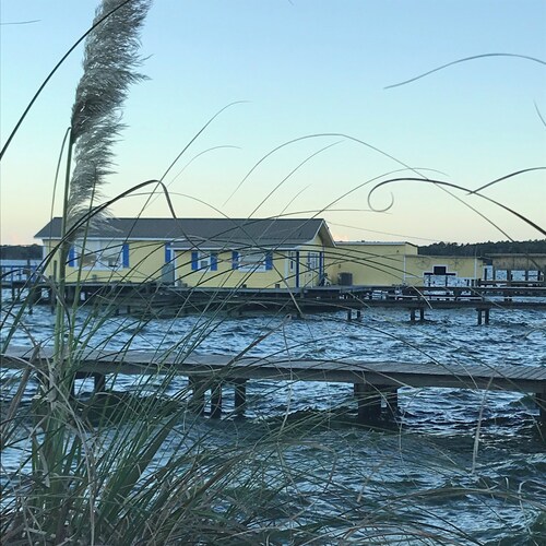 Seas the Day Cottage is built over the water for fantastic fishing & lake views.