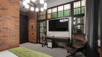 Luxury Room with Bathtub | Premium bedding, minibar, in-room safe, desk
