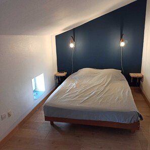 5 Schlafzimmer, Bügeleisen/Bügelbrett, kostenloses WLAN