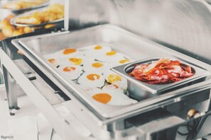 Free daily buffet breakfast - Bianco Resort - Adults Only (Parga)