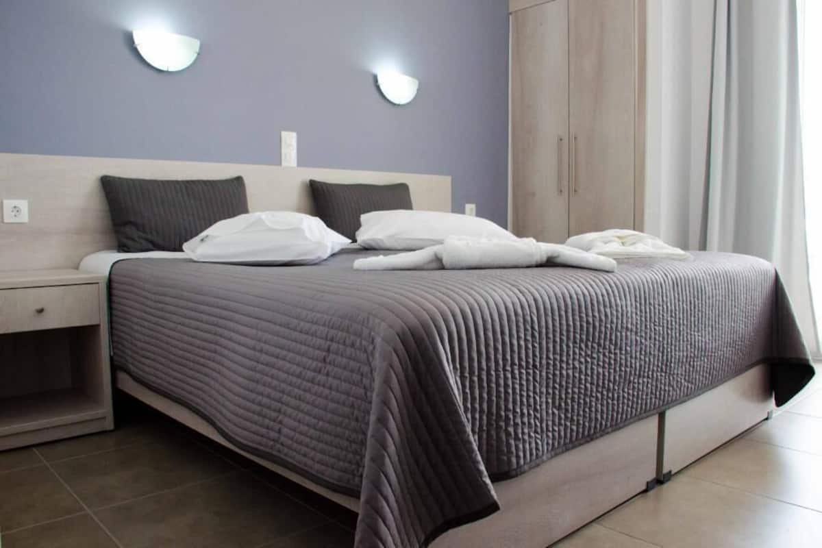 1 bedroom, in-room safe, soundproofing, free WiFi