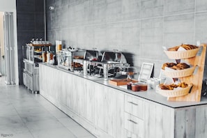 Free daily buffet breakfast