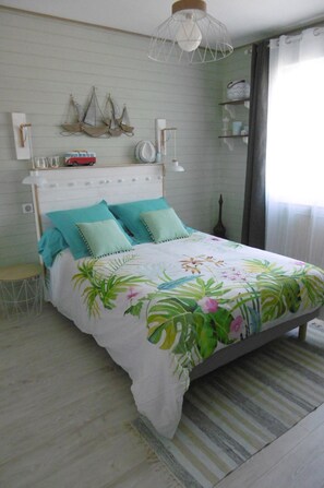 4 chambres, fer et planche à repasser, lit parapluie, Wi-Fi