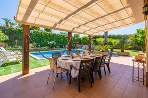 Outdoor dining - Villa Jaruco Lux | Private Pool BBQ Air Conditioning Ideal for Families (Lloret de Mar)