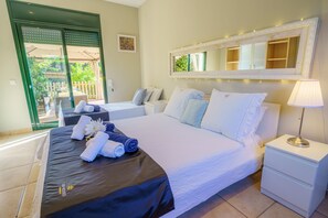 5 habitaciones, tabla de planchar con plancha y wifi gratis 