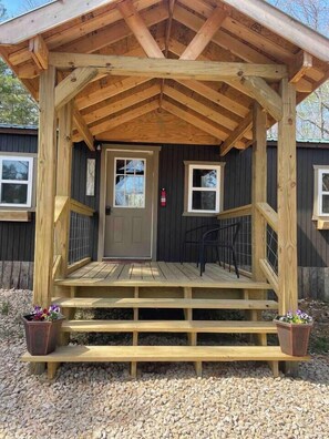 Terrace/patio - Secluded Ranch House Cabin in Eminence - Ozarks (Eminence)