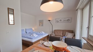 Studio | Living area | Flat-screen TV - Studio Findeln (Zermatt)