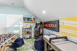 Games room - Hot Tub w/ Ocean Views, Game Room, Firepit (Bolivar Peninsula)