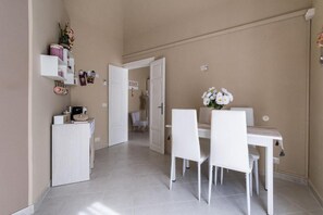 Dining - Casa Dolce Casa - Guest House - "Romantic" Room on the Via delle Ceramiche (Santo Stefano di Camastra)