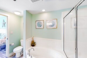 Towels - Inviting, Coastal Condo On Okaloosa Island Waterfall, Lazy River (Fort Walton Beach)