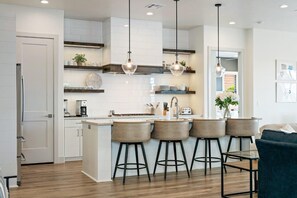 Fridge, microwave, oven, stovetop - Arcadia 26 | GREAT Location near pools/clubhouse * Sleeps 16 (Santa Clara)