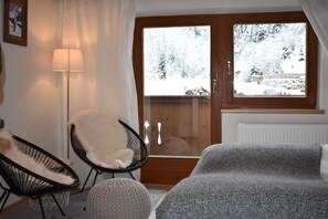 3 bedrooms, desk, iron/ironing board, WiFi