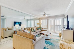 Televisión, reproductor de DVD y videoteca 