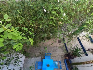 Outdoor dining - Beautiful Casita in the old town in Patio Andaluz 3 minutes from the Beach (Conil de la Frontera)