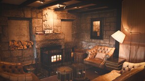 Fireplace - Laggan Hotel (Newtonmore)
