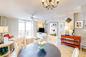 2 bedrooms, iron/ironing board, Internet, bed sheets