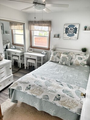 3 habitaciones, tabla de planchar con plancha y cuna de viaje 