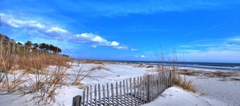 Newly Renovated Hilton Head Resort Beach Condo - 2 Bedroom - Private Balcony