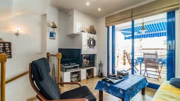 Fernseher, Kamin, DVD-Player, Stereoanlage