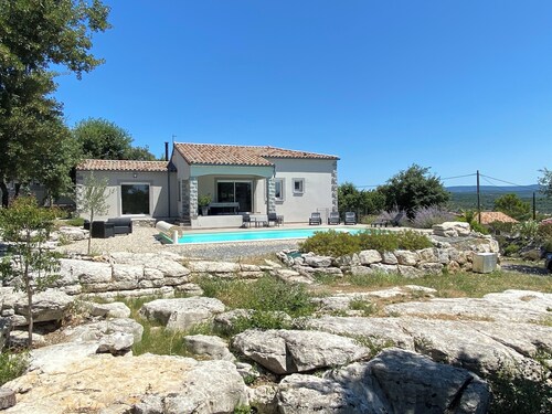 Villa 135m2 private swimming pool (open from May to September)