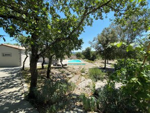 Property grounds - Villa 135m2 private swimming pool (open from May to September) (Labeaume)