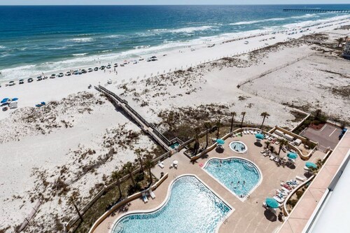 Incredible Gulf Front Condo Onsite Pools, Fitness Center, Dry Sauna
