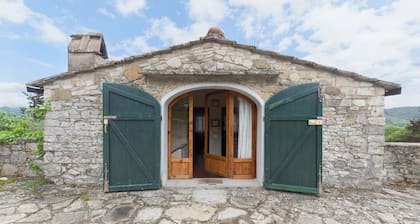 CASA DEGLI ULIVI - COTTAGE WITH SWIMMING POOL