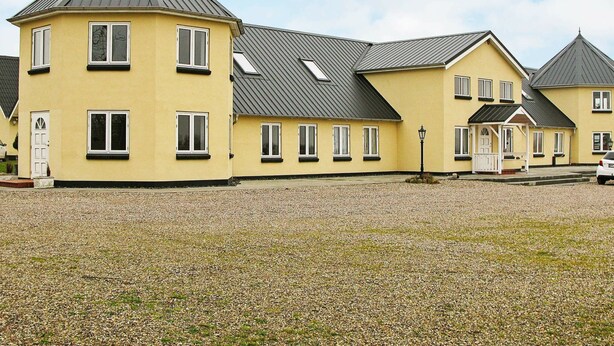 Exterior - Quaint Holiday Home in Jutland near Beaches (Logstor)