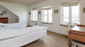 4 bedrooms - Quaint Holiday Home in Jutland near Beaches (Logstor)
