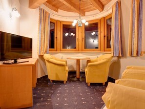 Fireplace - Lovely Apartment in Sankt Anton am Arlberg near Ski Area (Sankt Anton am Arlberg)