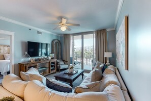 TV, DVD player, video library - 3rd Floor Inviting Condo On Okaloosa Island 490 Feet Of Private Beach (Fort Walton Beach)