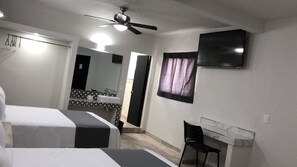 Basic Quadruple Room | Desk, free WiFi, bed sheets - Hotel Gallo Rubio (Guadalajara)
