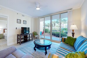 TV, DVD player - Picturesque Condo At Waterscape Steps To Beach 490 Feet Of Private Beach (Fort Walton Beach)