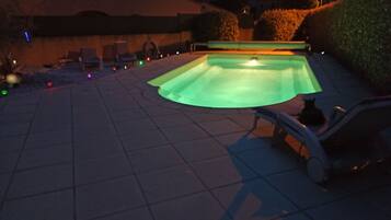 Piscine extérieure, piscine chauffée