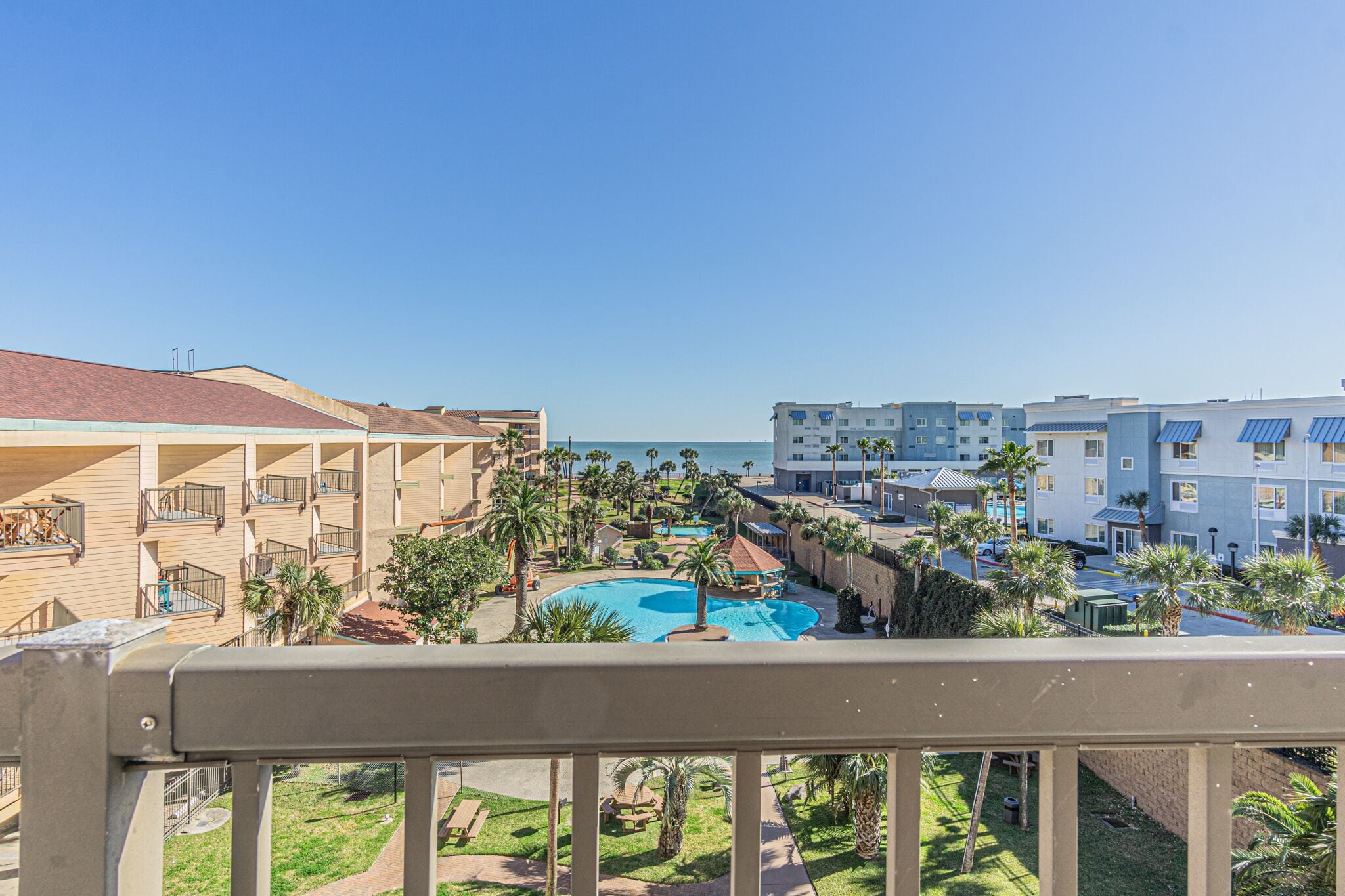 Great Pool at the Maravilla! Galveston Tropical Pelican Watch, 2 Bed, Sleeps 8