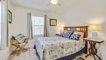 2 bedrooms, desk, iron/ironing board, travel crib