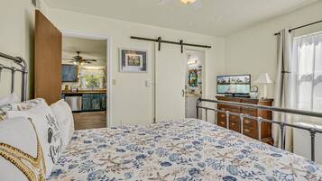 2 bedrooms, desk, iron/ironing board, travel crib