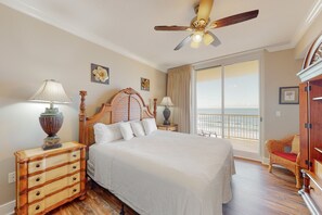 3 soverom, strykejern/-brett, wi-fi og sengetøy