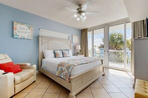 3 slaapkamers, een strijkplank/strijkijzer, internet, beddengoed