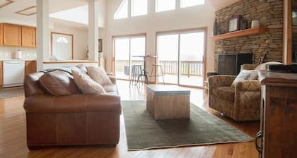 The Retreat at Upland Trail -A Spectacular Private View!