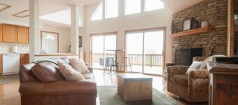 The Retreat at Upland Trail -A Spectacular Private View!