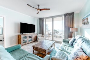 Televisie, een dvd-speler en een filmbibliotheek