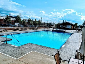 Piscine extérieure, piscine chauffée